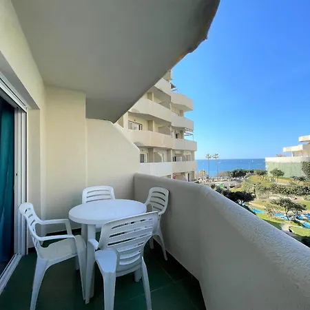 With Sea Views In Benalbeach Benalmádena