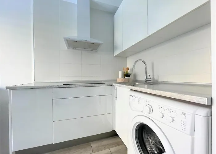 Apartment With Sea Views In Benalbeach Benalmadena